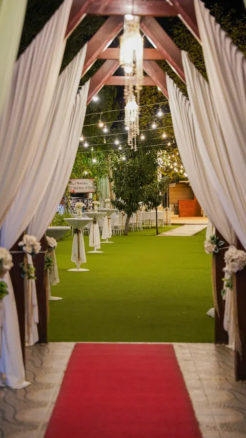Garden Bella’da tül perdeli giriş